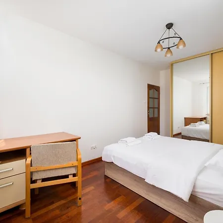 아파트 Mlociny Spacious 바르샤바
