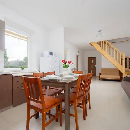 Spacious House With Parking & Garden By Renters Holiday home Warsaw