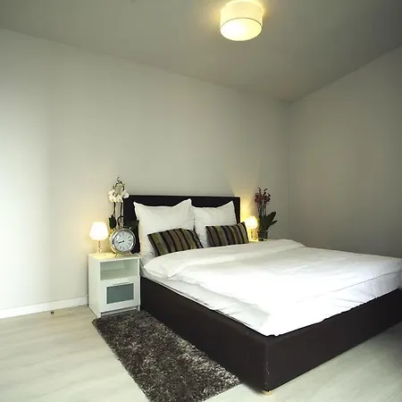 Platinum Apartment *