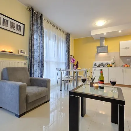 City Aparthotel Wola 3* Warszawa