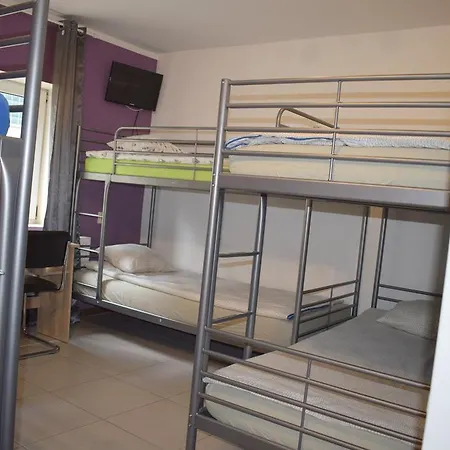 Bielany Bed Hostel *