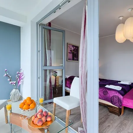 City Aparthotel Wola 3*