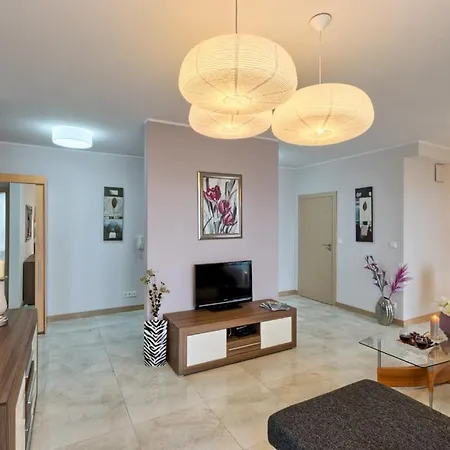 City Aparthotel Wola Hotel apartamentowy 3*