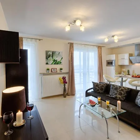 City Aparthotel Wola 3*