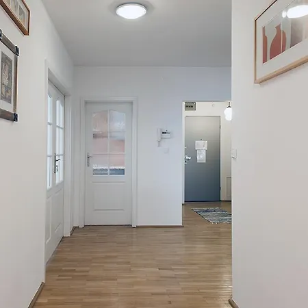 Domotel Aleje Jerozolimskie *
