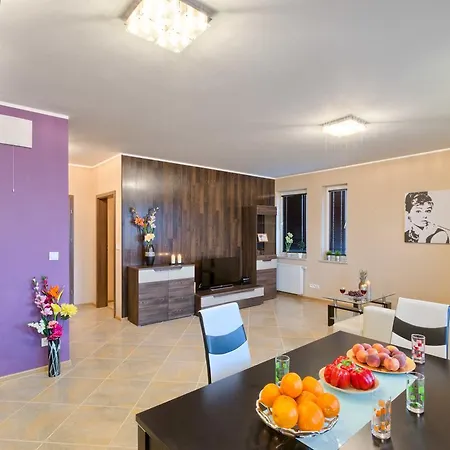 Hotel apartamentowy City Aparthotel Wola Warszawa