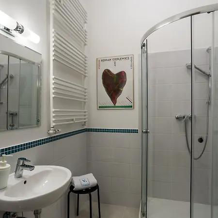 Vava Hostel *