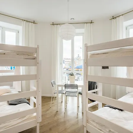 Vava Hostel *