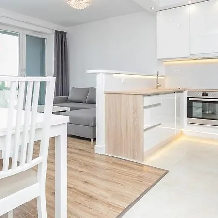 City Aparthotel Wola 3*