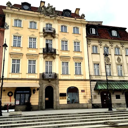 Goscinne Dom Literatury Bed & Breakfast 3*