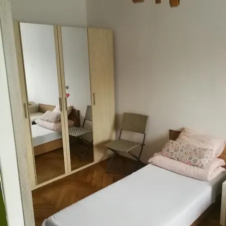 Hostel Tolek *