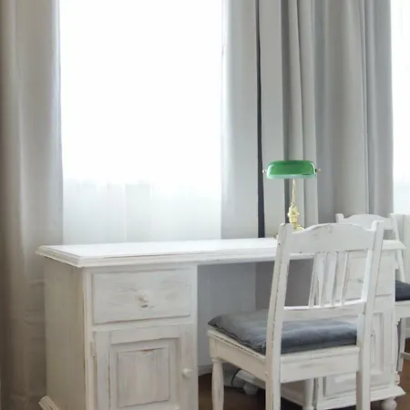 Bed & Breakfast Goscinne Dom Literatury