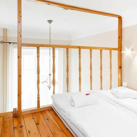 Swietojanska By Renters * Warsaw