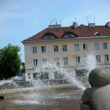 Mariensztat - View Over The Square Daire
