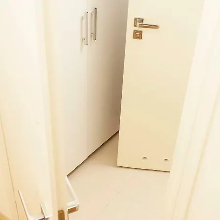 Royal Park Executive Apartment *