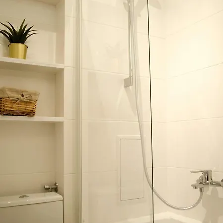 Апартаменты Slow Life Next To Metro Station *