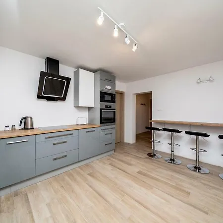 6 Cities Apartment