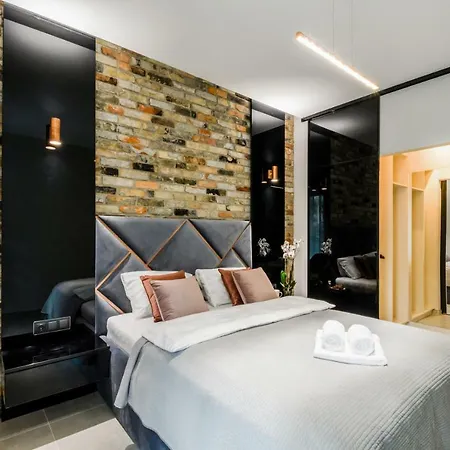 Zlota Luxury Apartment