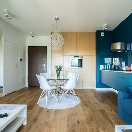 Vipwarsawapartments Amber Mennica アパート